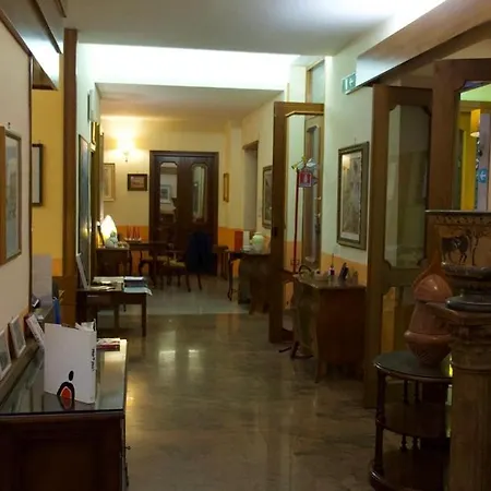 Benedetto Otel Roma