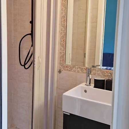 Apartment House In San Lorenzo Termini Rome