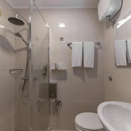 Hotel Hotiday Collection - Porta Pia 4*