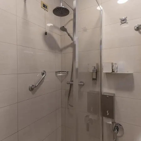 Hotel Hotiday Collection - Porta Pia 4*