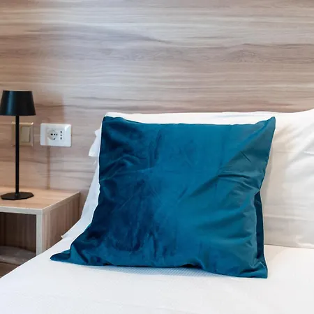 Rome Love Hotel מלון רומא