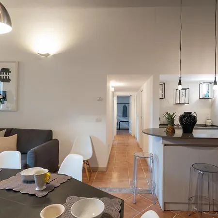 Pgrhome Domus Pantheon Apartment
