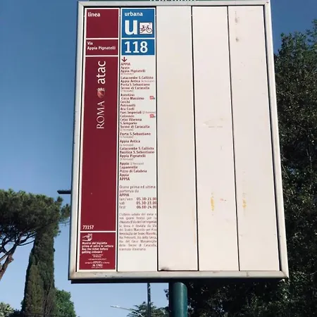 Holiday home Appia Antica Giardino Parcheggio Fermata Bus 4 Ospiti Rome