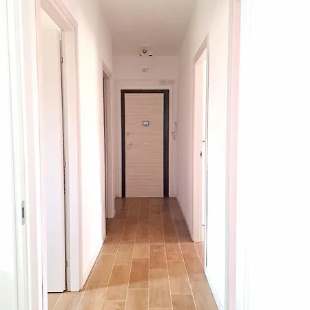 Apartment Casa Fiamma - Metro A Tuscolana Rome