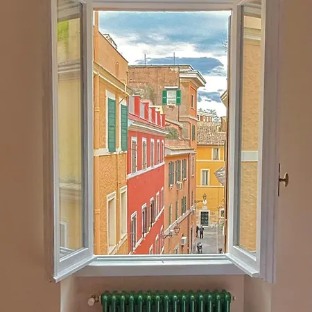 Apartment Design And Cozy In Trastevere