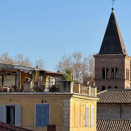 Apartment Design And Cozy In Trastevere