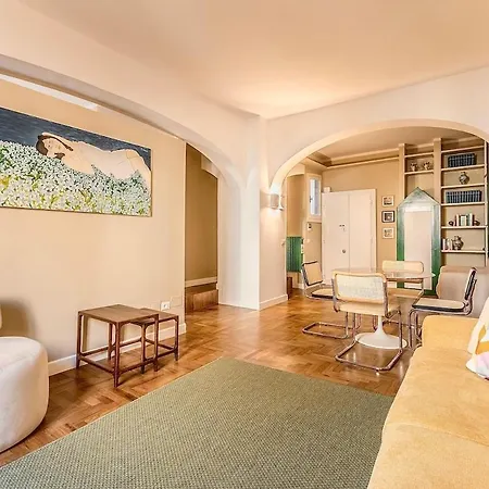 Design And Cozy In Trastevere Apartment