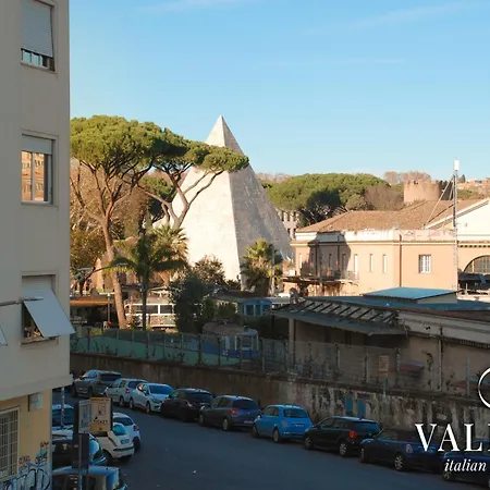 Apartment Piramide - 20min Walking From Colosseum - 1min From Metro Station - Valente Italian Rome