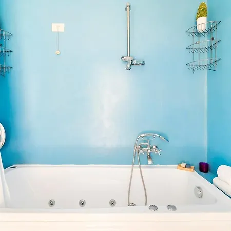 Appartamento Principe House, Rome, 3 Bedroom 2 Bath, Elegant Full Of Light