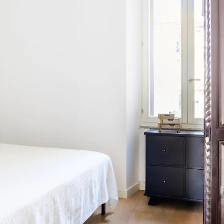 Principe House, Rome, 3 Bedroom 2 Bath, Elegant Full Of Light * Rome