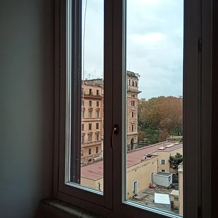 Principe House, Rome, 3 Bedroom 2 Bath, Elegant Full Of Light Rome