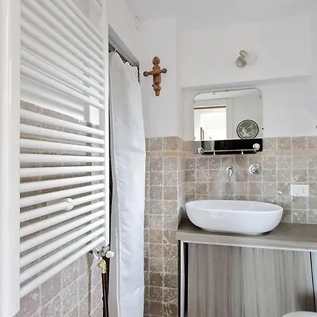 Beautiful Monti Panisperna Apartment Rome