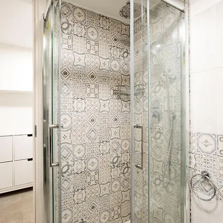 Comfortable Pied-a-terre In The Center Of *