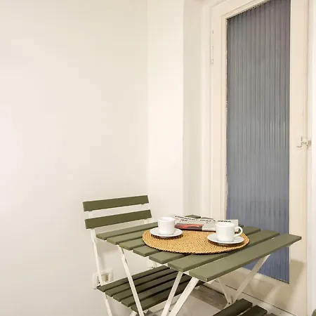 Comfortable Pied-a-terre In The Center Of