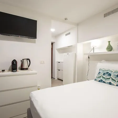 Comfortable Pied-a-terre In The Center Of