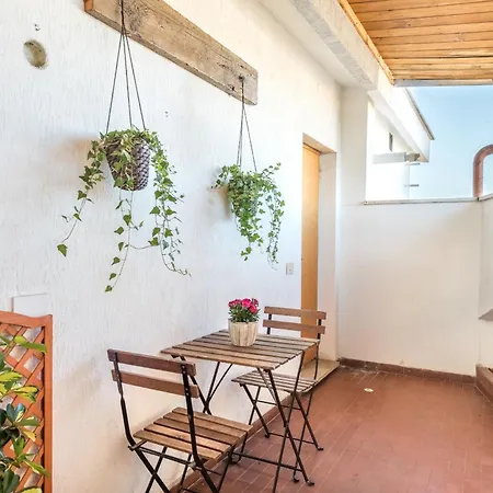 Apartment Vaticano-metro A, Penthouse With Ac, Wi-fi E Netflix *