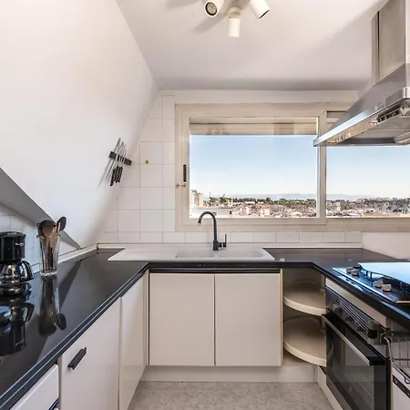 Vaticano-metro A, Penthouse With Ac, Wi-fi E Netflix