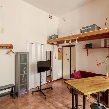 Cozy At Pedestrian Street Apartment Rome