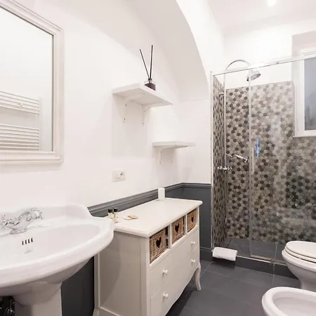 Modern And Bright Flat - Center *