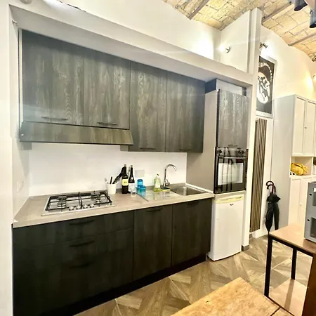 Homestay Versailles Deluxe Rome