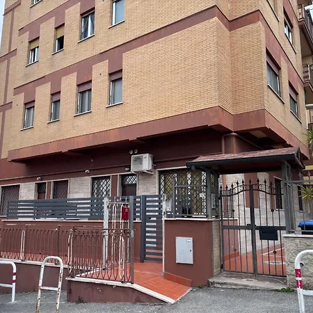Holiday home Jolie Tor Vergata -metro C- Rome