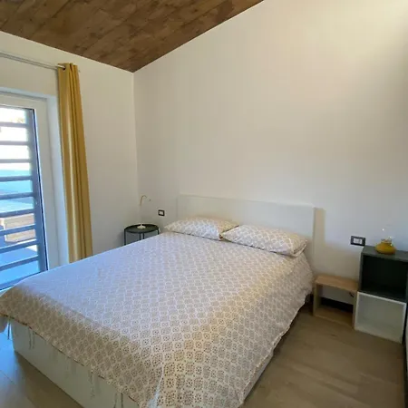 Villino Ancillotto With Garden And Parking Motorcycle Space * Rome