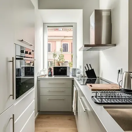2 Bedroom Flaminio Vignola Apartment Rome