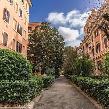 2 Bedroom Flaminio Vignola Apartment Rome