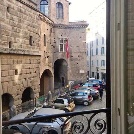 Il Grillo Ai Fori Romani