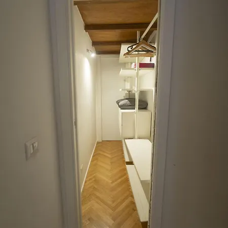 Lovely Nest With Balcony By The Spanish Steps Rome