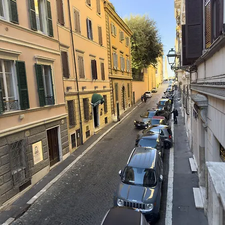 Lovely Nest With Balcony By The Spanish Steps Rome