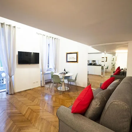 Lovely Nest With Balcony By The Spanish Steps Apartment