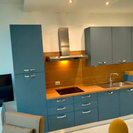 Bright House Near Basilica Of Saint Paul, Metro B Apartment Rome