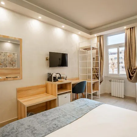 Bed & Breakfast Drago D'oro - Accross From Metro Vittorio Emanuele 2*