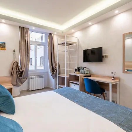 Drago D'oro - Accross From Metro Vittorio Emanuele Bed & Breakfast Rome