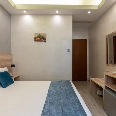 Bed & Breakfast Drago D'oro - Accross From Metro Vittorio Emanuele