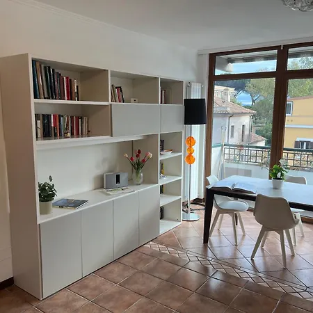 La Casa Del Tomo