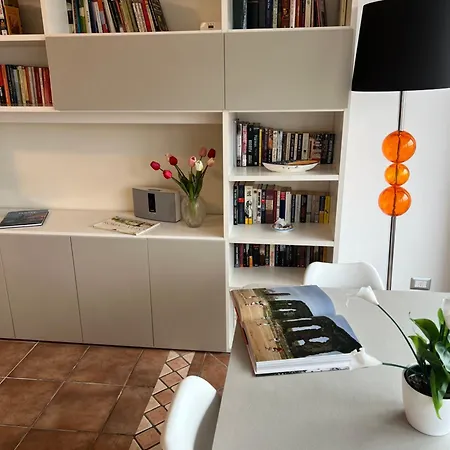 La Casa Del Tomo * Roma