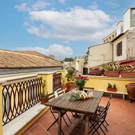 Trevi Charming Penthouse Apartment *
