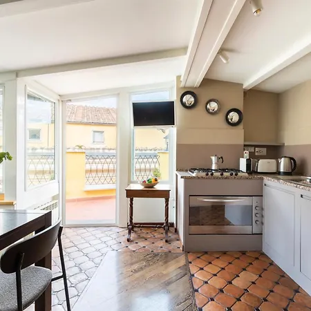 Trevi Charming Penthouse Apartment