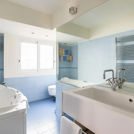 Trevi Charming Penthouse Apartment *