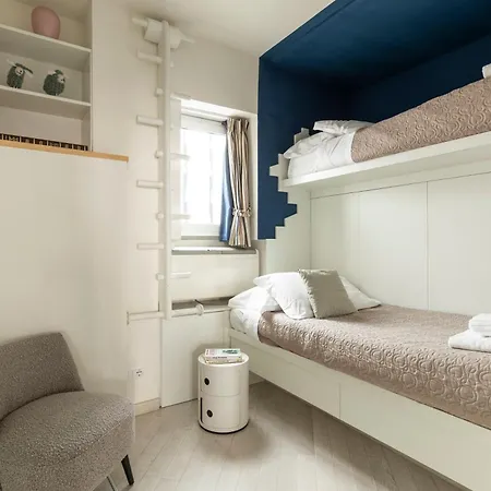 Trevi Charming Penthouse Apartment Rome