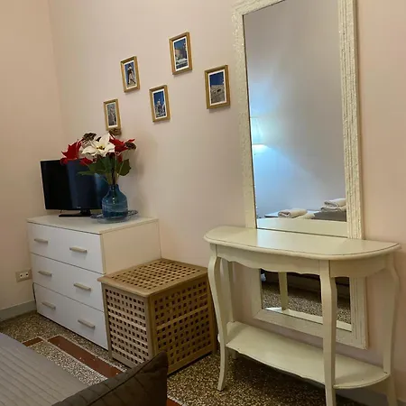Apartment Emi House San Giovanni , Intero - 80 Mq Rome