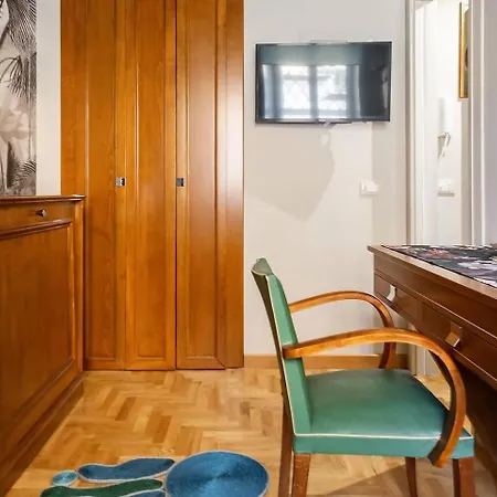 Maison Et Lorangerie Apartment *