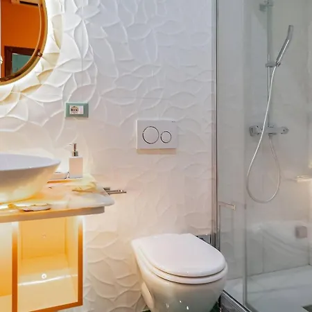 Maison Et Lorangerie Apartment