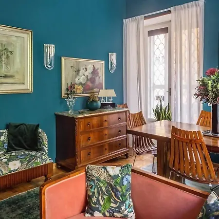 Maison Et Lorangerie Apartment
