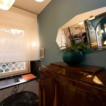 Maison Et Lorangerie Apartment *