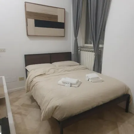 Homehouse Serpenti - Colosseum - Rione Monti Rome