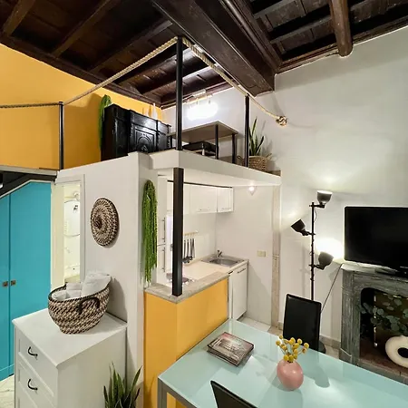 Charming Navona Duplex Apartment Rome