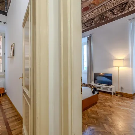 Storico In Zona Barberini Apartment *